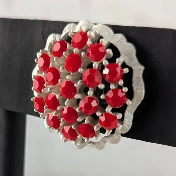 Vintage 50s/60s Red Bouquet Clip-on Earrings - Picture 3 of 7